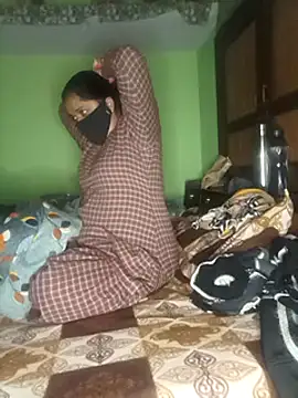 Snapshot of Nkumar173 chatting on 12/14/24, 04:42 Nkumar173 online show from 12/14/24, 04:42