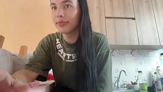 Snapshot of Samys_World chatting on 12/09/24, 06:03 Samys World online show from 12/09/24, 06:03