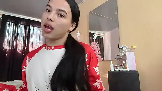 Snapshot of Samys_World chatting on 12/10/24, 03:33 Samys World online show from 12/10/24, 03:33