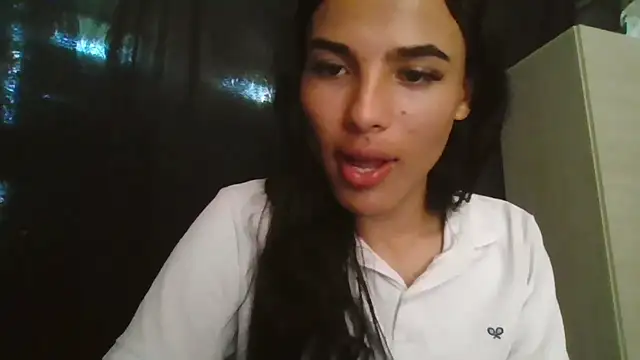 Snapshot of Samys_World chatting on 09/23/25, 07:39 Samys World online show from 09/23/25, 07:39