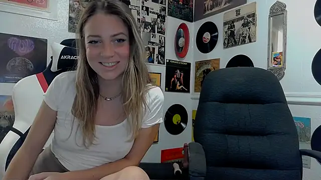 molly witha chance online show from 01/16/25, 09:51