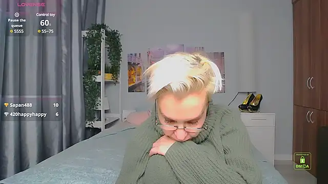 HelgaHimmell online show from 12/18/24, 01:26