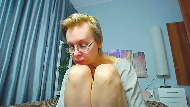 HelgaHimmell online show from 03/10/25, 01:12