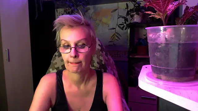 Snapshot of HelgaHimmell chatting on 04/09/26, 09:31 HelgaHimmell online show from 04/09/26, 09:31