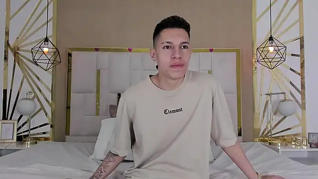 Snapshot of thiago19s chatting on 11/22/25, 07:13 thiago19s online show from 11/22/25, 07:13