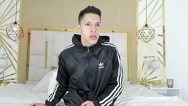 Snapshot of thiago19s chatting on 11/28/25, 07:05 thiago19s online show from 11/28/25, 07:05