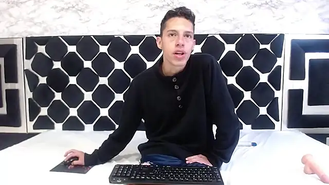 Snapshot of thiago19s chatting on 01/05/26, 05:27 thiago19s online show from 01/05/26, 05:27