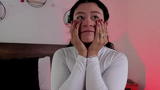 YenniferCurly online show from 12/21/24, 12:38