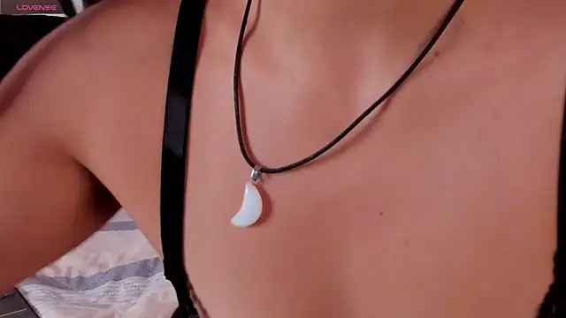 YenniferCurly online show from 12/29/24, 12:55