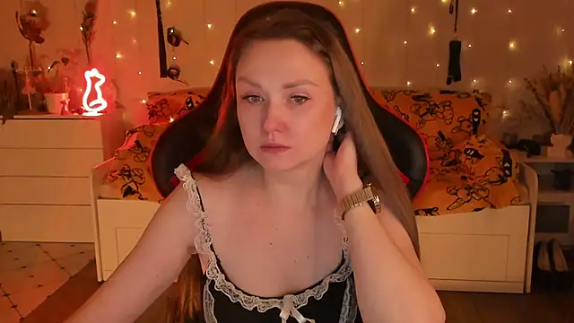 desperatehousewife   online show from 11/15/25, 05:42