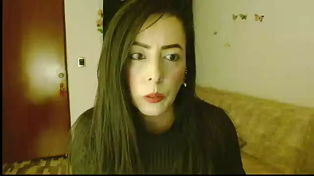 Snapshot of ella_peck chatting on 04/30/26, 02:40 ella peck online show from 04/30/26, 02:40