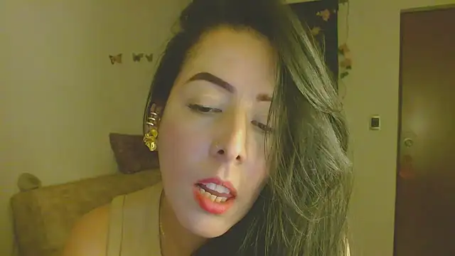 Snapshot of ella_peck chatting on 05/22/26, 03:46 ella peck online show from 05/22/26, 03:46