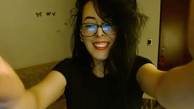 Snapshot of ella_peck chatting on 06/05/26, 04:52 ella peck online show from 06/05/26, 04:52