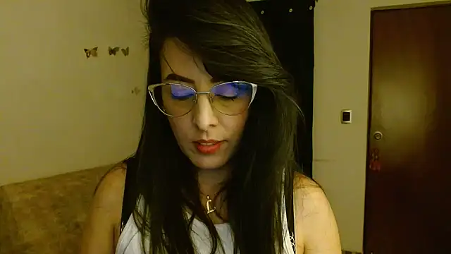 Snapshot of ella_peck chatting on 06/09/26, 04:24 ella peck online show from 06/09/26, 04:24