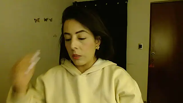 Snapshot of ella_peck chatting on 06/10/26, 04:56 ella peck online show from 06/10/26, 04:56