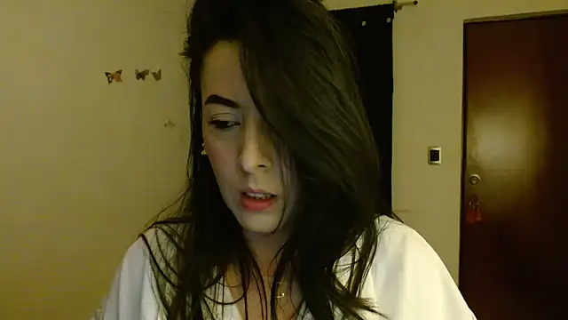 Snapshot of ella_peck chatting on 06/12/26, 01:48 ella peck online show from 06/12/26, 01:48