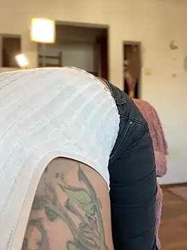 Hotmomcheckk  online show from 02/24/25, 09:43