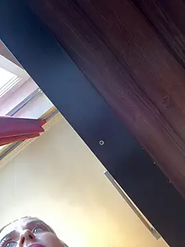 Hotmomcheckk  online show from 03/10/25, 12:48