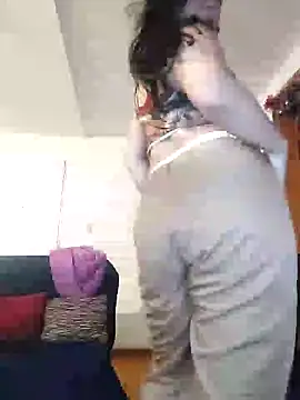 Snapshot of Sophie-hatter chatting on 01/02/25, 03:48 Sophie-hatter online show from 01/02/25, 03:48