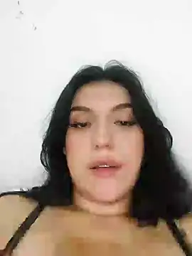 Snapshot of Sophie-hatter chatting on 01/07/25, 01:59 Sophie-hatter online show from 01/07/25, 01:59