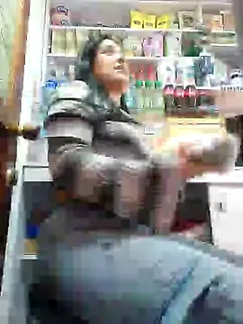 Snapshot of Sophie-hatter chatting on 01/17/25, 05:51 Sophie-hatter online show from 01/17/25, 05:51