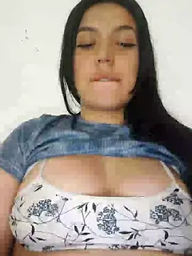 Snapshot of Sophie-hatter chatting on 01/23/25, 01:41 Sophie-hatter online show from 01/23/25, 01:41