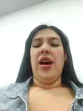 Snapshot of Sophie-hatter chatting on 01/24/25, 09:15 Sophie-hatter online show from 01/24/25, 09:15