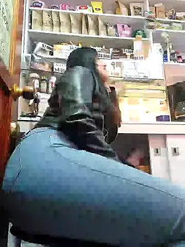 Snapshot of Sophie-hatter chatting on 01/29/25, 06:50 Sophie-hatter online show from 01/29/25, 06:50