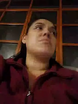 Snapshot of Sophie-hatter chatting on 02/06/25, 01:27 Sophie-hatter online show from 02/06/25, 01:27