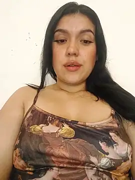 Snapshot of Sophie-hatter chatting on 03/05/25, 03:51 Sophie-hatter online show from 03/05/25, 03:51