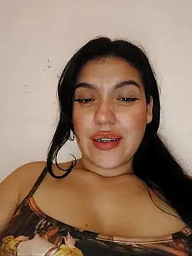 Snapshot of Sophie-hatter chatting on 03/05/25, 09:37 Sophie-hatter online show from 03/05/25, 09:37