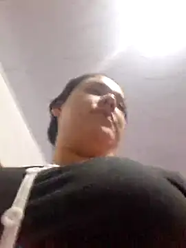 Snapshot of Sophie-hatter chatting on 11/24/25, 02:44 Sophie-hatter online show from 11/24/25, 02:44