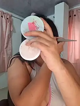 Snapshot of Sophie-hatter chatting on 04/02/26, 08:06 Sophie-hatter online show from 04/02/26, 08:06