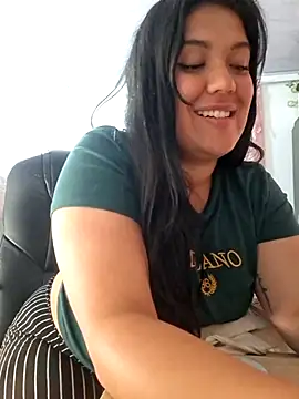 Snapshot of Sophie-hatter chatting on 04/15/26, 08:53 Sophie-hatter online show from 04/15/26, 08:53