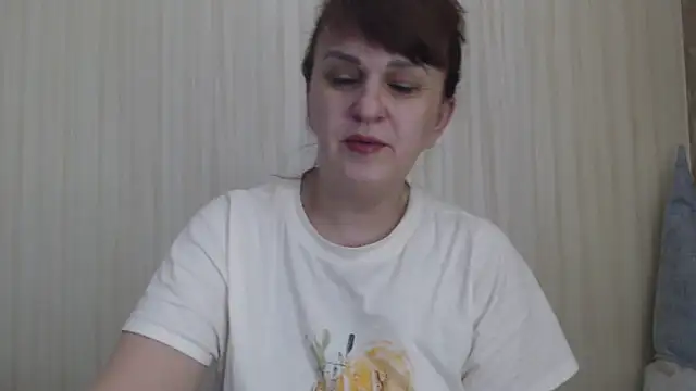 Snapshot of EverlastBlum chatting on 05/18/26, 04:40 EverlastBlum online show from 05/18/26, 04:40