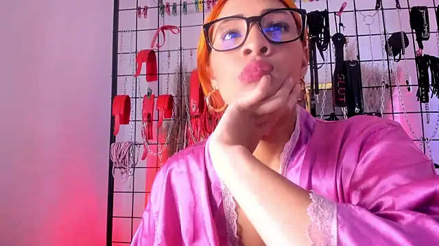 Snapshot of charrlotte_quinn chatting on 01/02/25, 09:18 charrlotte quinn online show from 01/02/25, 09:18