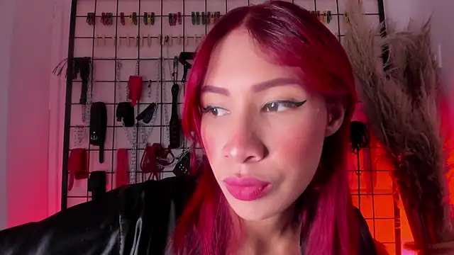 Snapshot of charrlotte_quinn chatting on 10/10/25, 09:14 charrlotte quinn online show from 10/10/25, 09:14