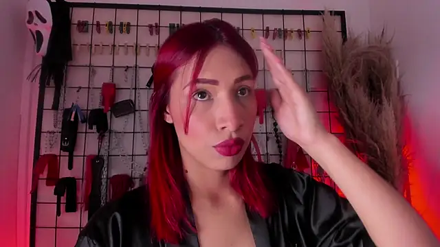 Snapshot of charrlotte_quinn chatting on 10/29/25, 02:30 charrlotte quinn online show from 10/29/25, 02:30