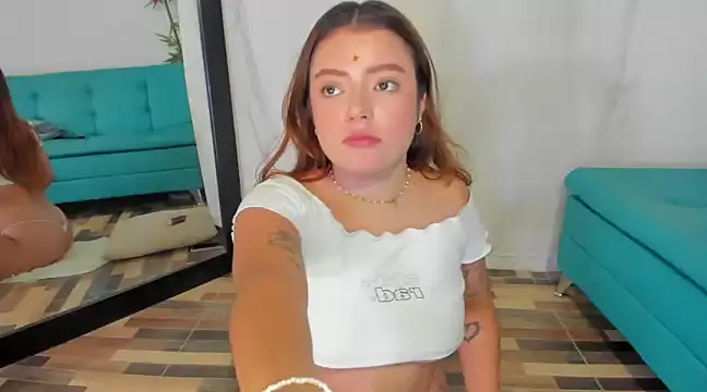 Snapshot of maddy066 chatting on 01/30/25, 06:35 maddy066 online show from 01/30/25, 06:35