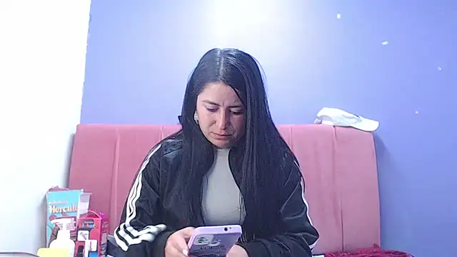 agathacorlincm101 online show from 03/11/25, 11:04