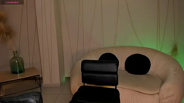 MollySundersX online show from 02/19/25, 08:10