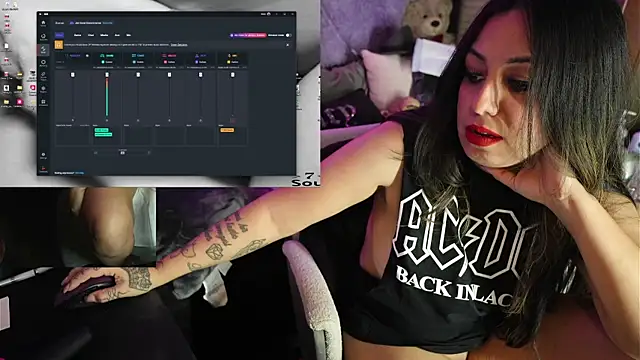 Snapshot of IndiaBlaze chatting on 09/14/25, 02:44 IndiaBlaze online show from 09/14/25, 02:44