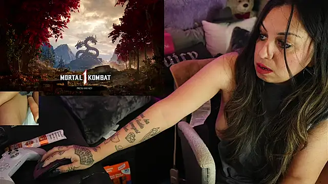 Snapshot of IndiaBlaze chatting on 09/28/25, 03:12 IndiaBlaze online show from 09/28/25, 03:12