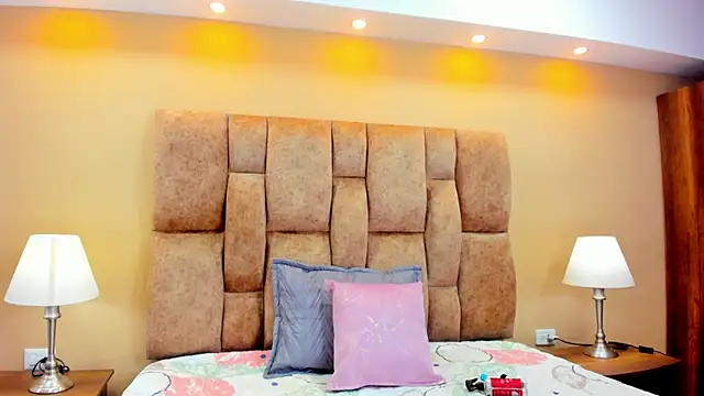 MiiaHot online show from 02/01/26, 08:07