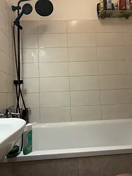 Snapshot of czruz chatting on 03/24/26, 10:15 czruz online show from 03/24/26, 10:15