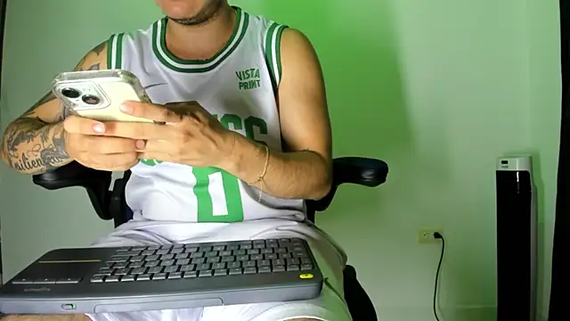 male pussy online show from 12/17/24, 03:17