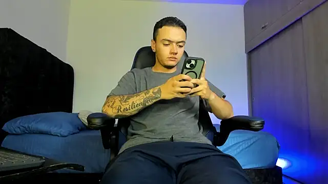 male pussy online show from 09/26/25, 05:17