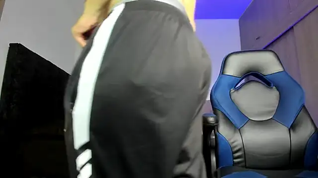 male pussy online show from 10/11/25, 05:00