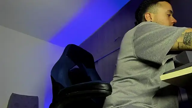 male pussy online show from 11/25/25, 04:01