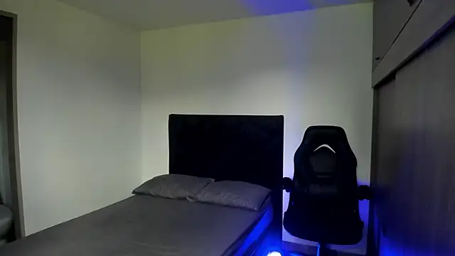 male pussy online show from 04/25/26, 04:37